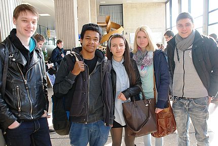Gruppe von Studienanfängern in der Hochschule Esslingen-Flandernstraße