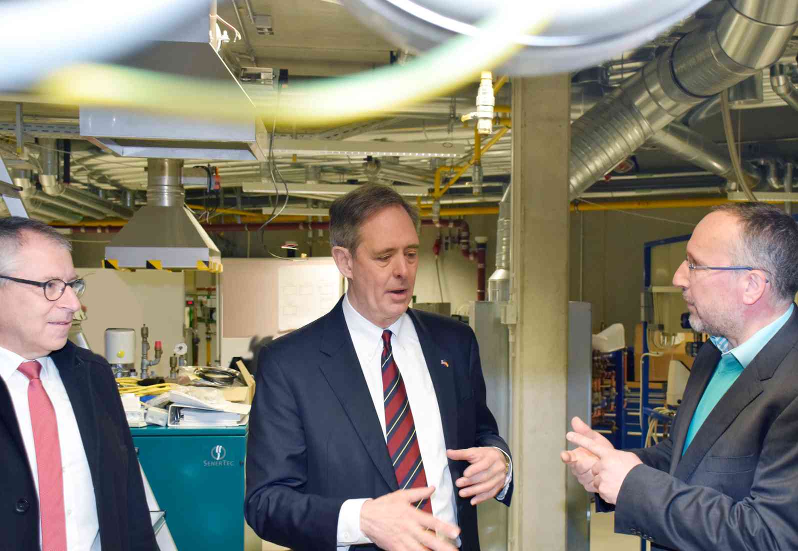 Amerikanischer Generalkonsul Zu Besuch An Der Hochschule Esslingen