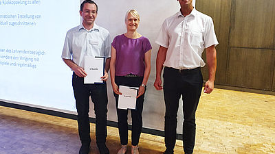 Aufnahme der Gewinner des Lehrpreises: Prof. Dr. Helfrich-Schkarbanenko und Prof. Dr. Janßen 