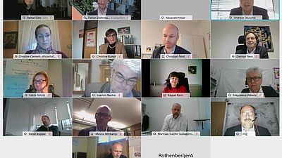 Bildschirm eines Online-Meetings mit mehreren Teilnehmern