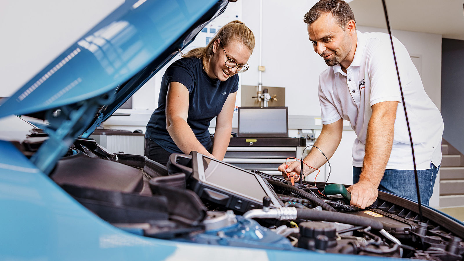 You can work as an academic lecturer or in the classical field of engineering after your studies in Engineering Education Automotive Engineering – Mechanical Engineering.