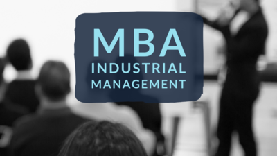 Button MBA Industrial Management und Personen im Hintergrund