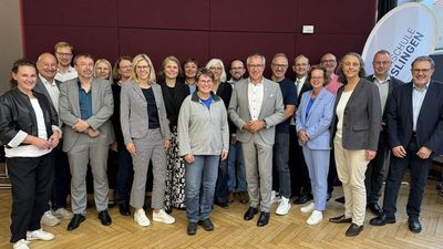 Gruppenfoto Hochschulrat und Hochschulleitung 