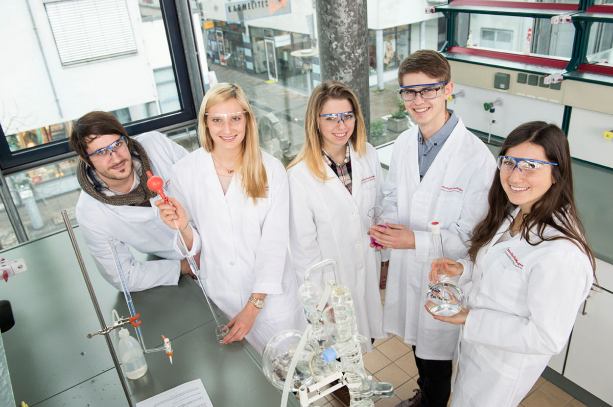 Biotechnologie-Studierende der Hochschule Esslingen